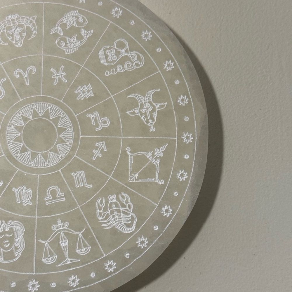 Selenite Charging Plate with Zodiac Wheel - Picture 4 of 9